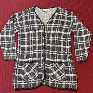 Vintage Made in US Diane Von Furstenberg Black/White Knit Cardigan Size Small
